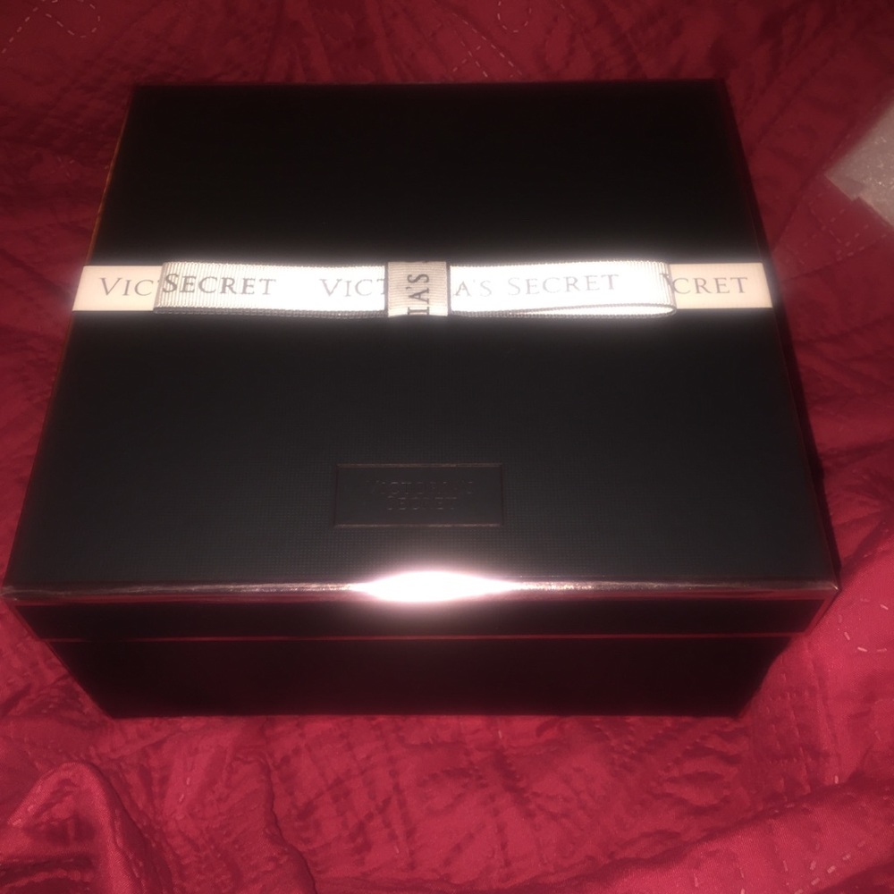 Victoria’s Secret Gift Boxes